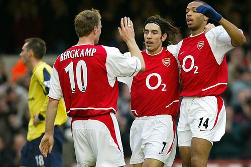 为什么阿森纳总是遇到巴萨和拜仁,为什么阿森纳老是掉链子