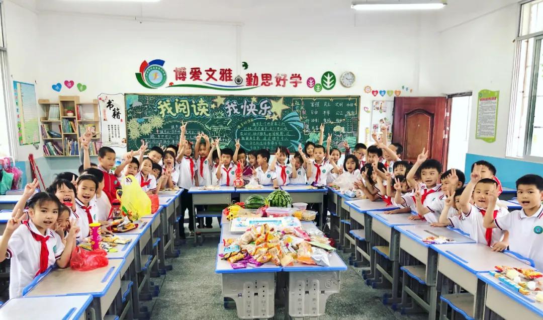 儿童庆祝建党100周年文艺汇演,庆祝建党百年文艺演出儿童合唱