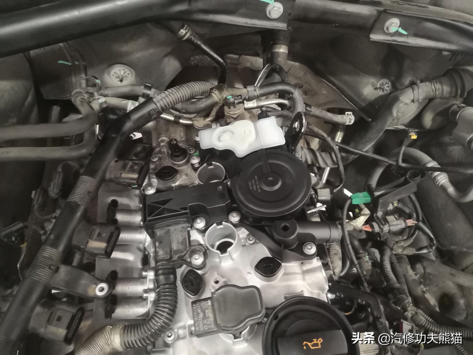 奥迪q5烧机油狂飙,奥迪q5烧机油且发动机抖动