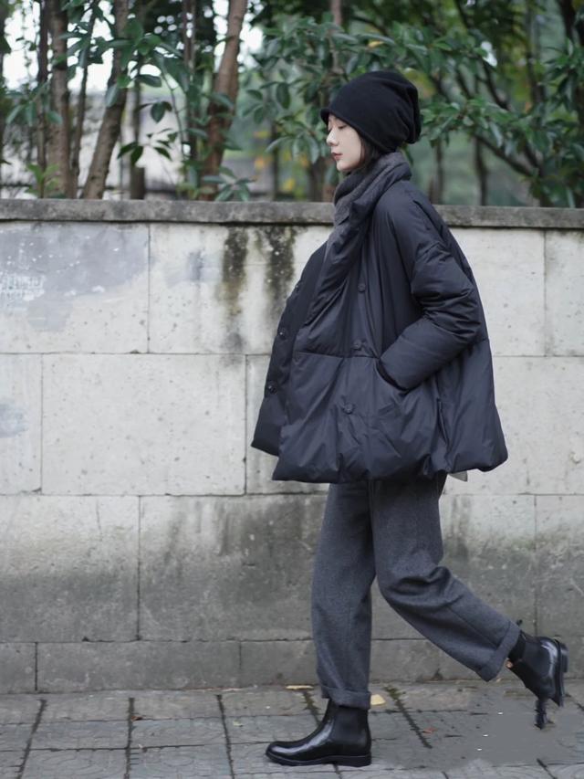 羽绒服去灰小诀窍,黑色羽绒服沾灰尘是质量问题吗