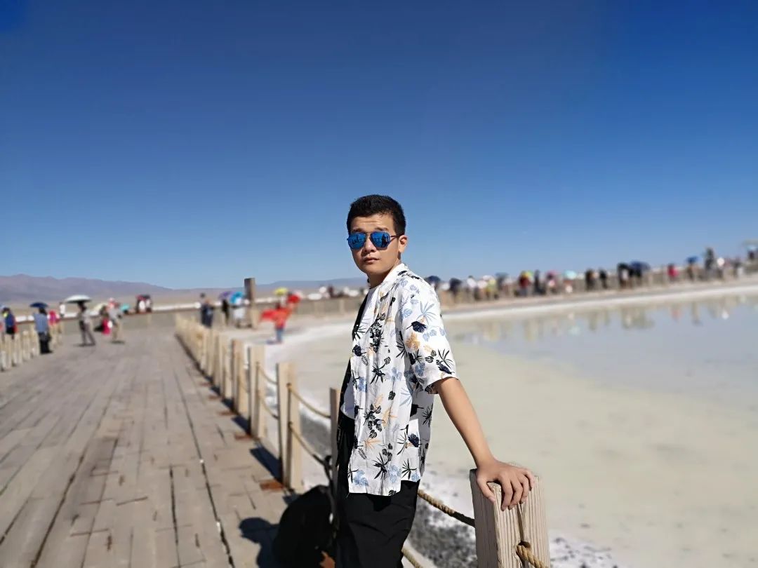 贝斯少年的逆袭路：曾被焦虑困扰曾是乐队配角