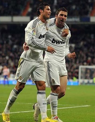 伊瓜因为什么总丢单刀,曾经球场追风少年已变成油腻大叔