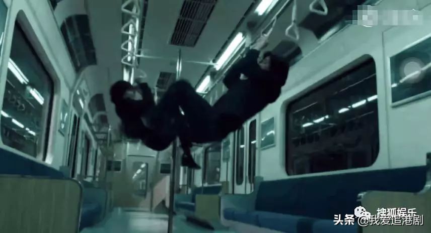 赵薇向男友人索吻,赵薇遭猴子索吻