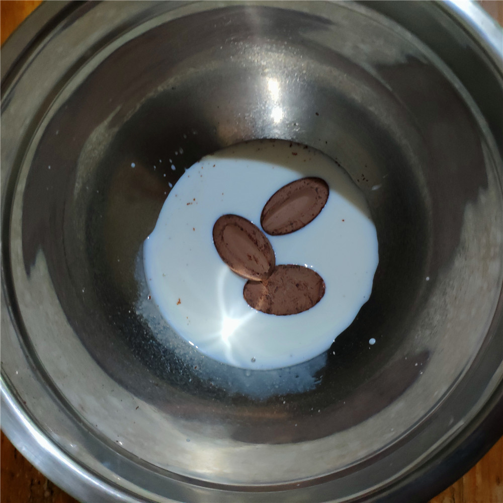 浓香巧克力杯子蛋糕,巧克力杯子坚果蛋糕