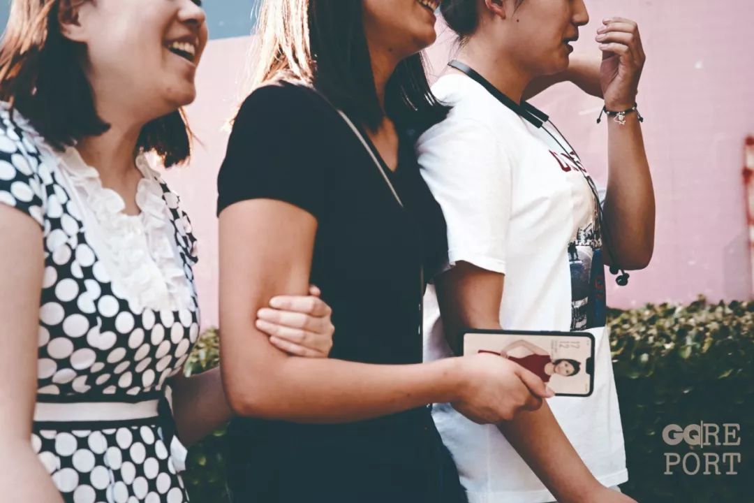 一个美貌的盲人姑娘会经历什么？读屏软件让盲人也能正常读新闻、刷朋友圈，他们因此能突破困境吗？