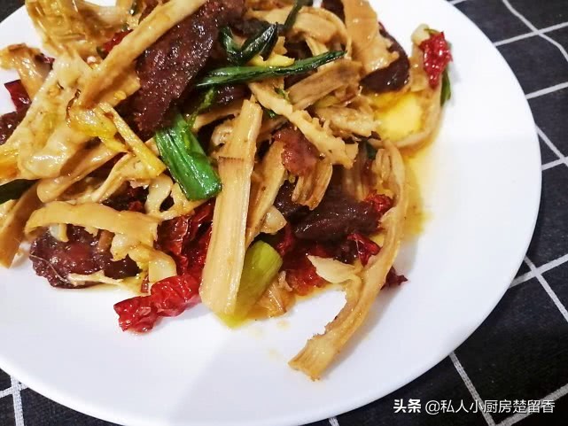 新鲜小春笋的处理方法和做法,竹笋怎么处理才能吃到鲜笋