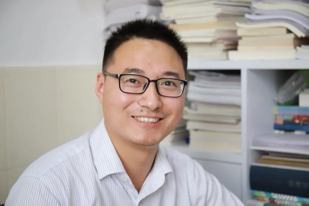 十堰市民感人视频,十堰市东风高中视频