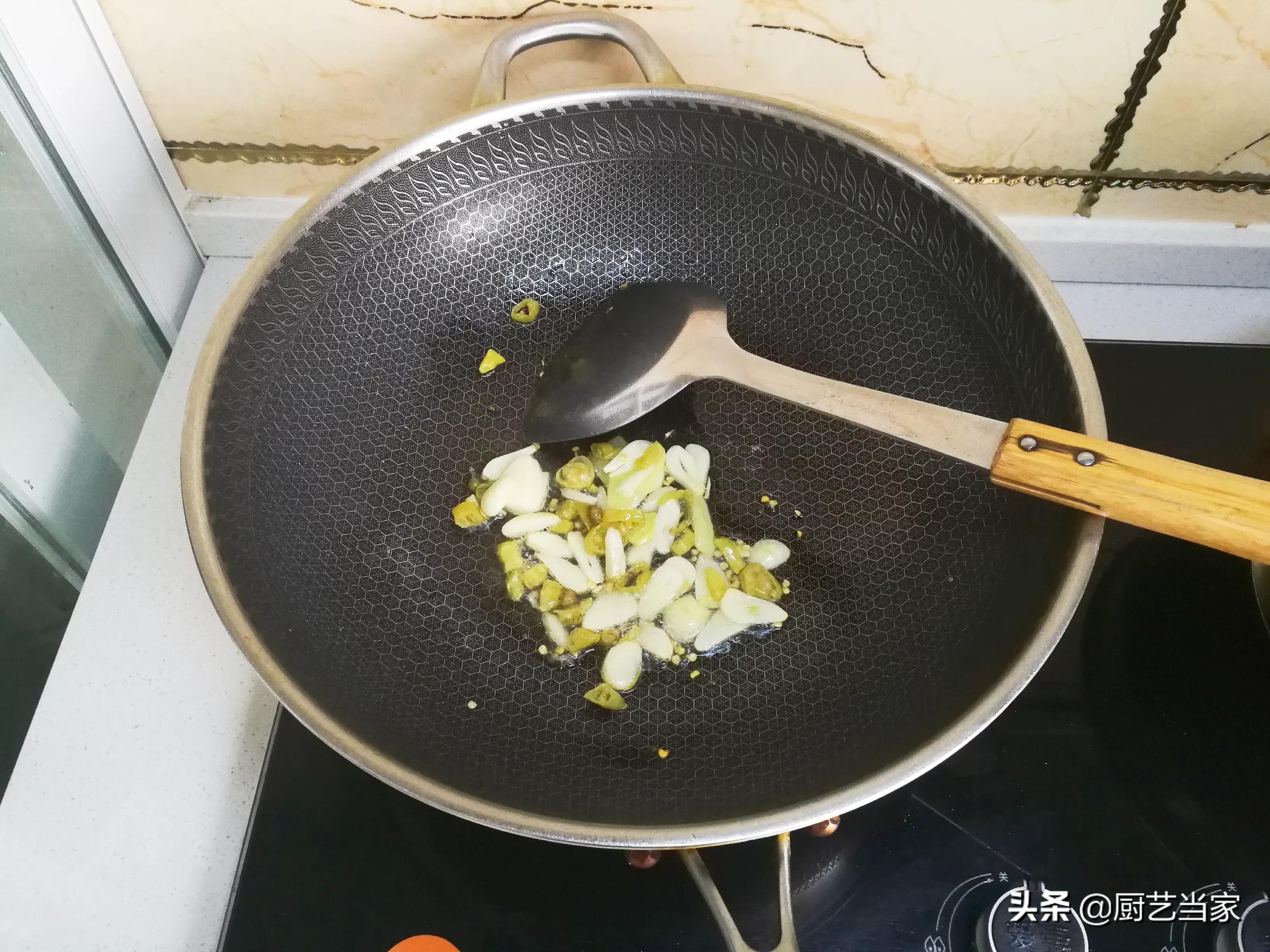 麻辣酸菜滑肉汤的做法,酸菜鲈鱼鱼片怎么腌制比较嫩
