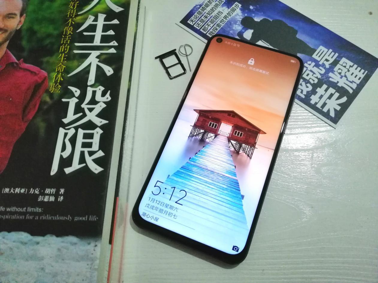 2999的荣耀v20值得购买吗,2999的荣耀v20对比华为mate20