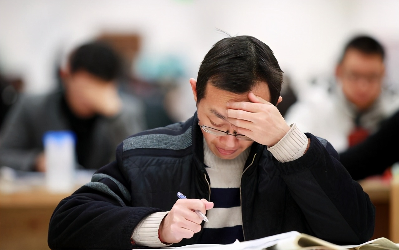 海南公务员警察报考条件年龄限制,报考公务员警察只能30岁以下吗