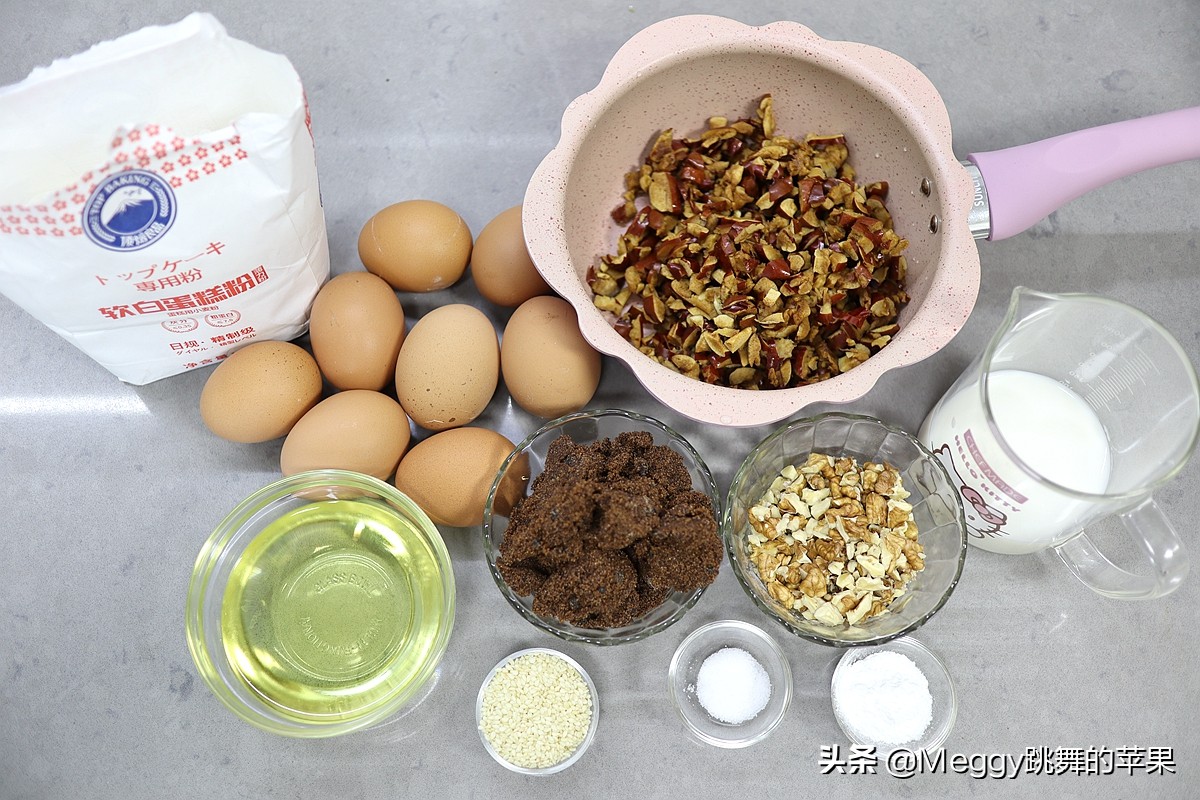 红枣糕简单又好吃的方法,香甜软糯的红枣糕绝对没有色素