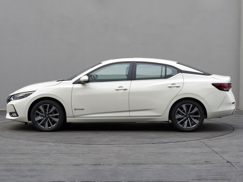 日产轩逸家用省油代步车,日产轩逸适合中年人开吗