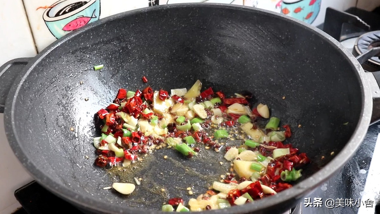 麻辣鲜香香辣虾教学,教你做香辣虾外酥里嫩真过瘾