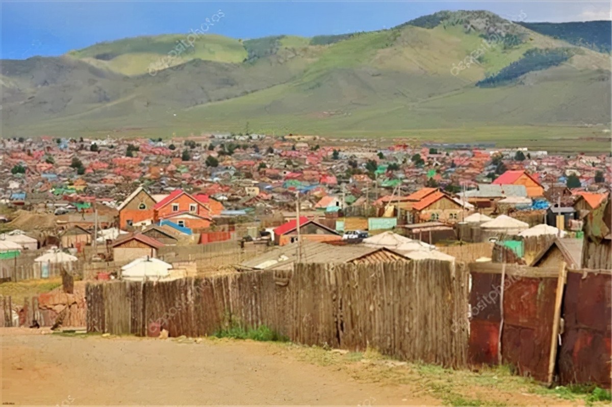 真实的蒙古人情况：扎堆去首都，买不起房子，就住在蒙古包里