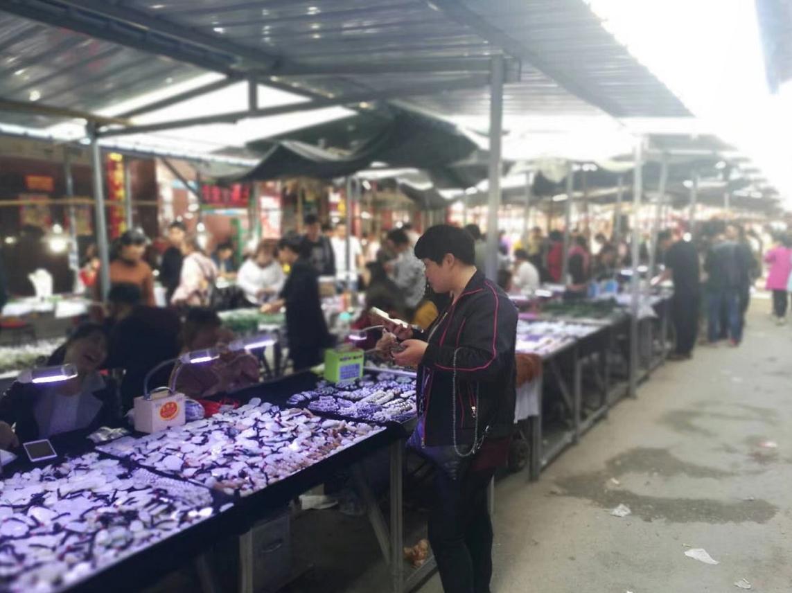 石佛寺这几个市场，玉石品种丰富，款式独特，你去过几个？