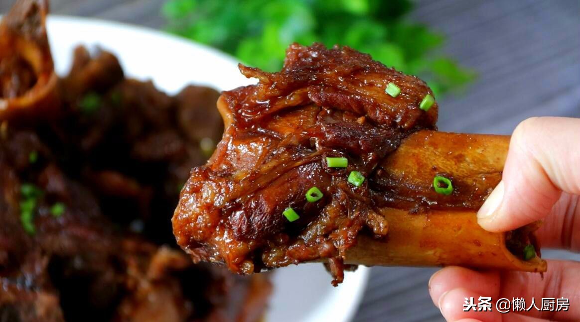 如何做猪大骨汤,排骨怎么煮才能肉不柴骨头又软烂