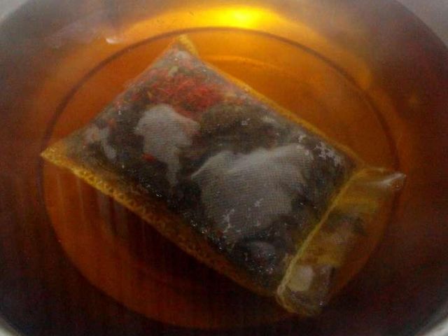 脚底有老皮老茧该用什么方法解决,脚上老是长厚厚的老茧怎么处理