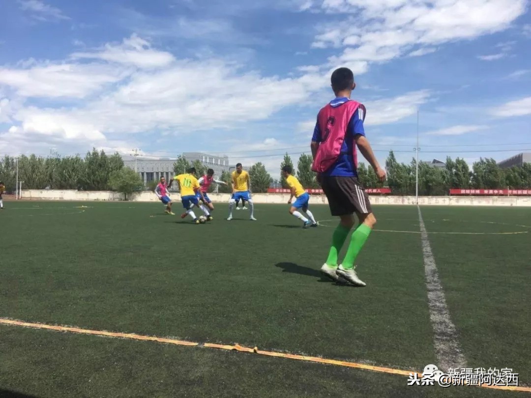 伊犁师范大学匆匆那年,终于等到你萨克斯演奏