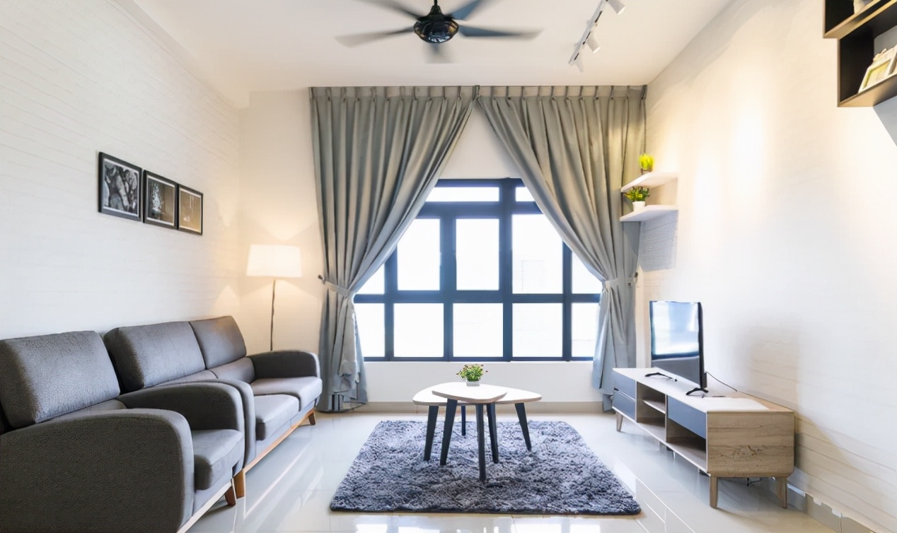 亮面砖铺完不平整,客厅铺哑光砖好看还是亮面砖好看