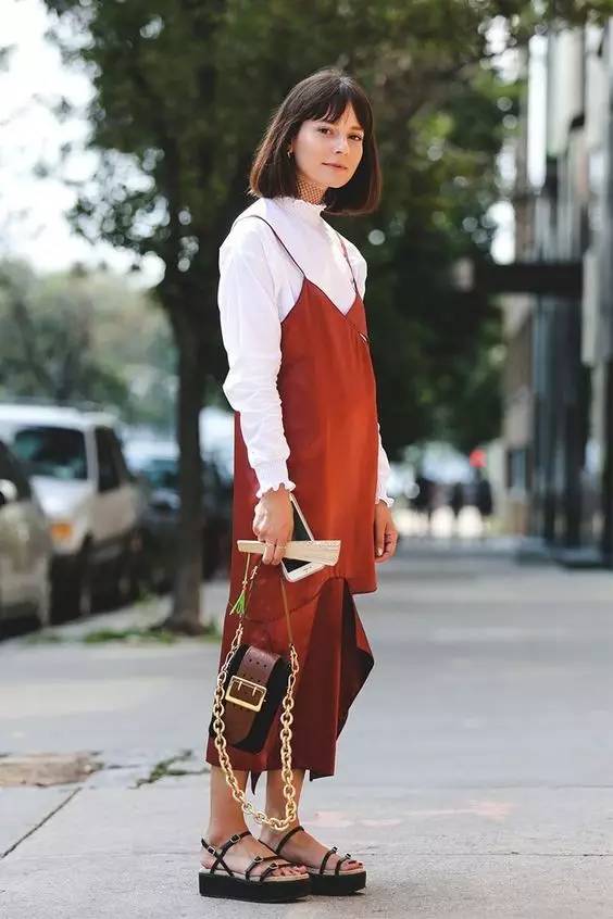 适合微胖穿的吊带裙,清凉感满满的吊带裙更适合夏天