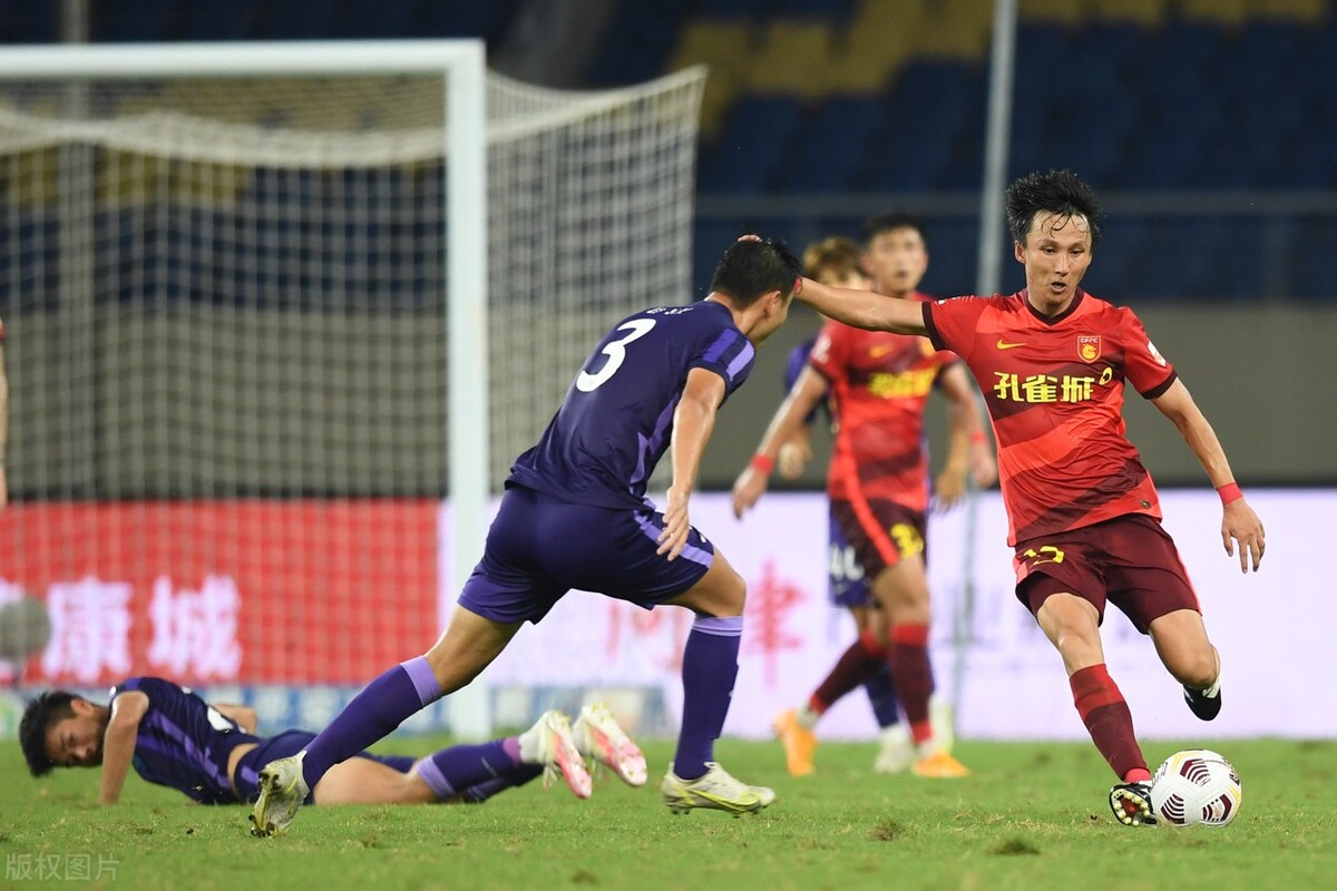 和尹鸿博一起被里皮培养的球员,尹鸿博金敬道吴曦