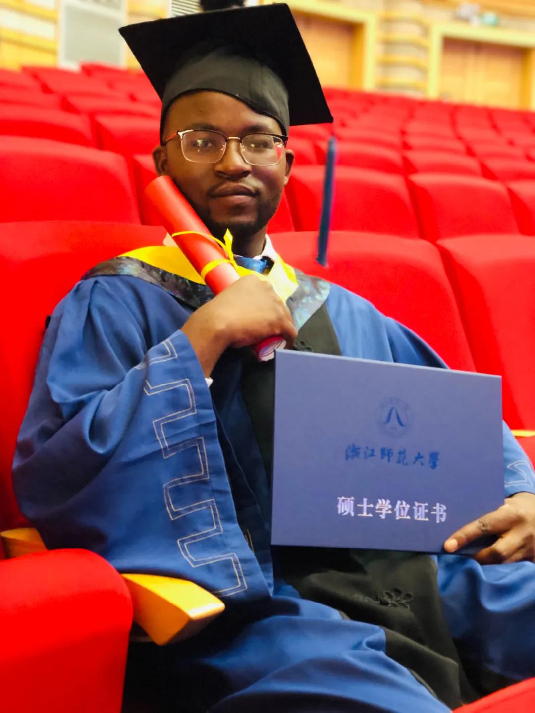 新华社点赞！唐平的电商梦，从一碗吃不到的乌咖喱开始……