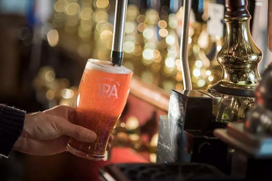 李嘉诚46亿英镑购买的酒吧巨头有何“花招”？