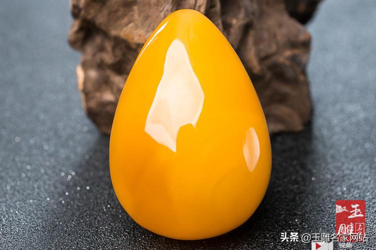 蜜蜡鉴定真假怎么辨别,蜜蜡鉴定真假的方法介绍简单易学