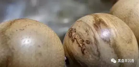 沉香摆件开裂是因为什么,沉香手串开裂怎么补救