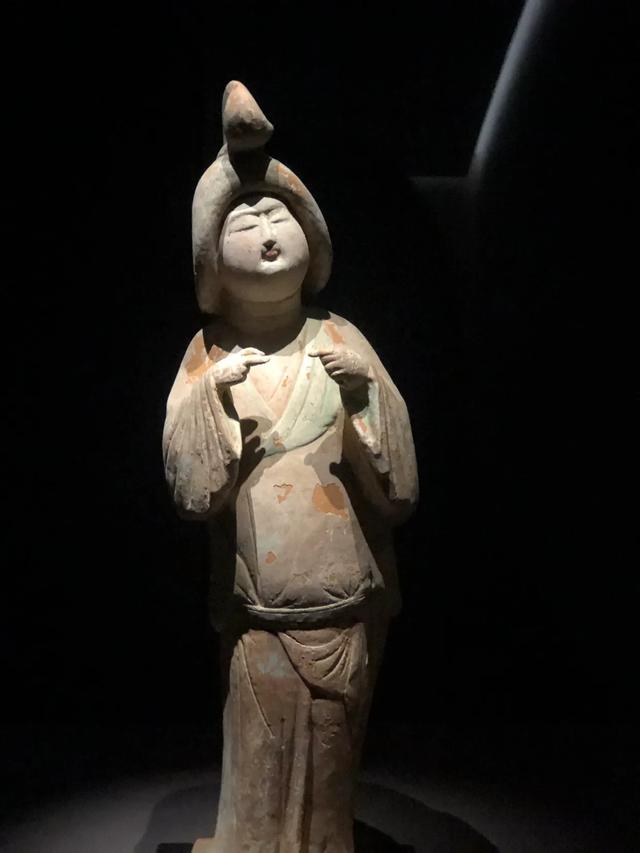 不看后悔！！！惊艳朋友圈的博物馆照片！一条连衣裙就搞定！