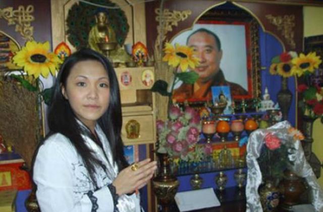 藏族活佛十世班禅，娶开国上将外孙女为妻，唯一女儿现后来怎样了