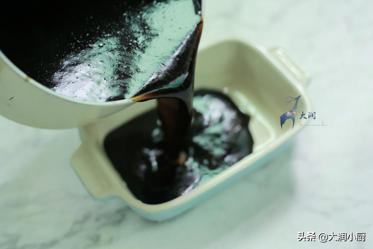 自制龟苓膏清热消暑的必备饮品,制作龟苓膏用什么凉粉