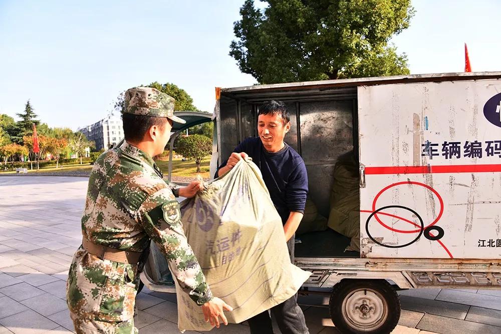 给军人寄快递可以寄烟吗,军人寄快递是免费嘛