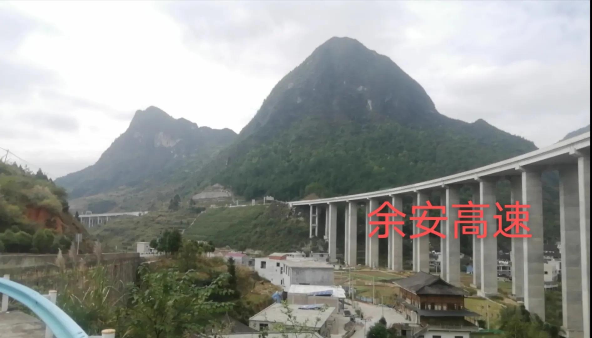 丹寨县万达小镇特色,丹寨万达小镇国家休闲街区