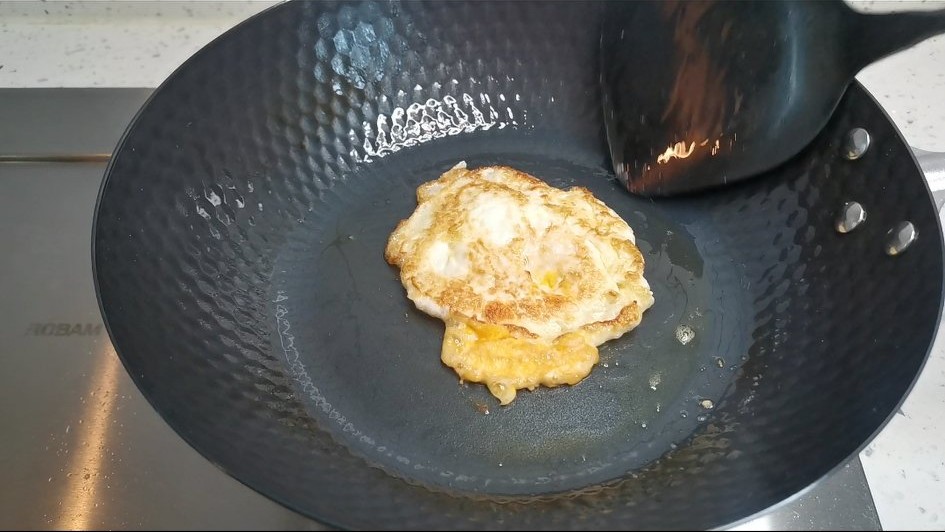 锅炒菜老粘锅用什么方法处理,如何解决做饭粘锅