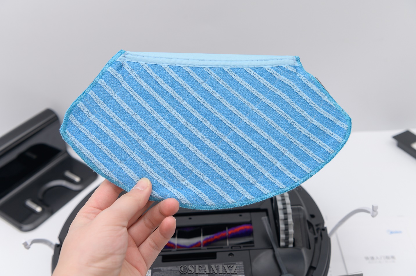 美的m7扫地机器人用什么app,美的m7扫地机器人视频