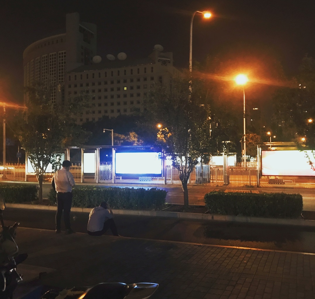 跑滴滴夜里挣钱还是白天挣钱,白天跑滴滴晚上代驾月入多少