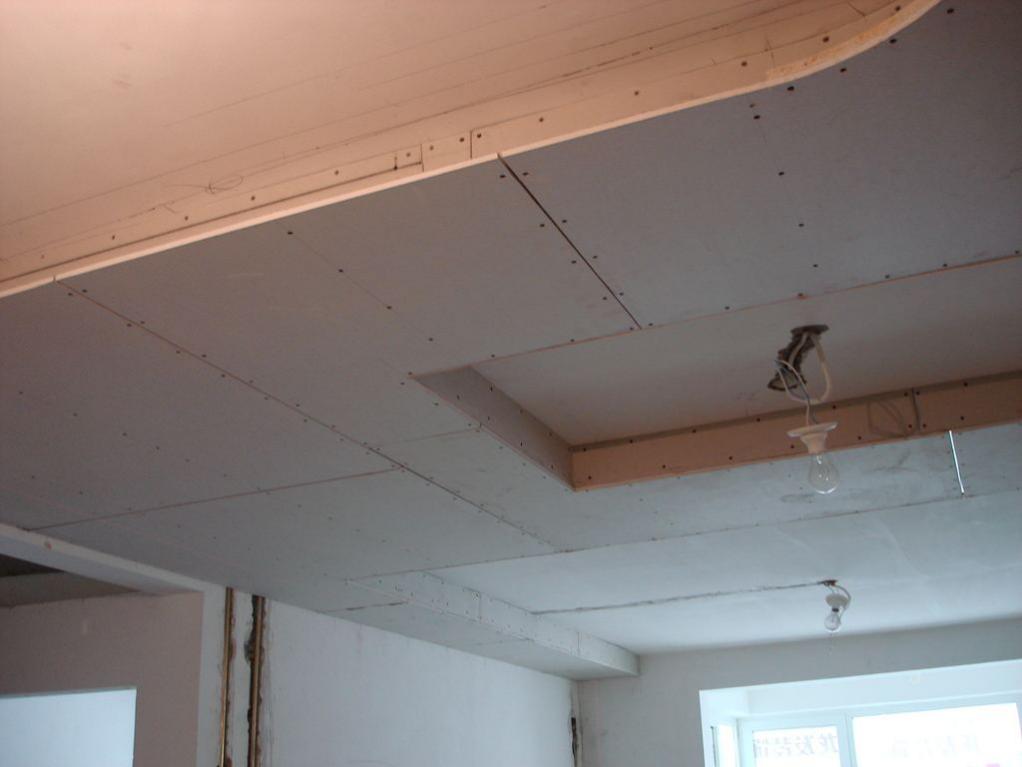 吊顶用防潮石膏板还是硅酸钙板,为啥吊顶硅酸钙板比石膏板便宜