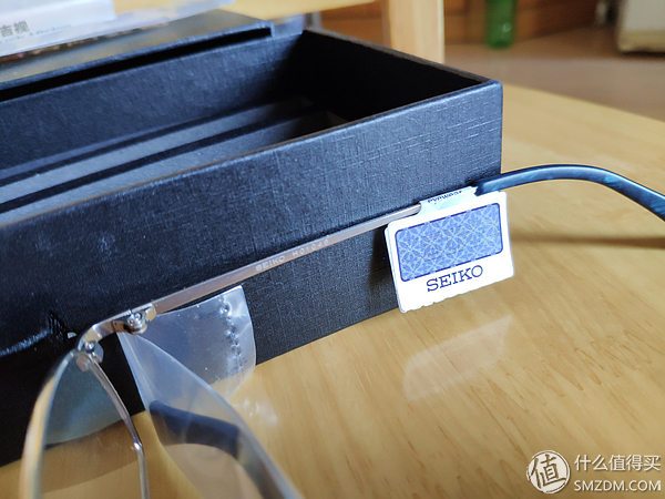 网上买的眼镜怎么配镜,在网上买镜框眼镜店里配镜靠谱吗