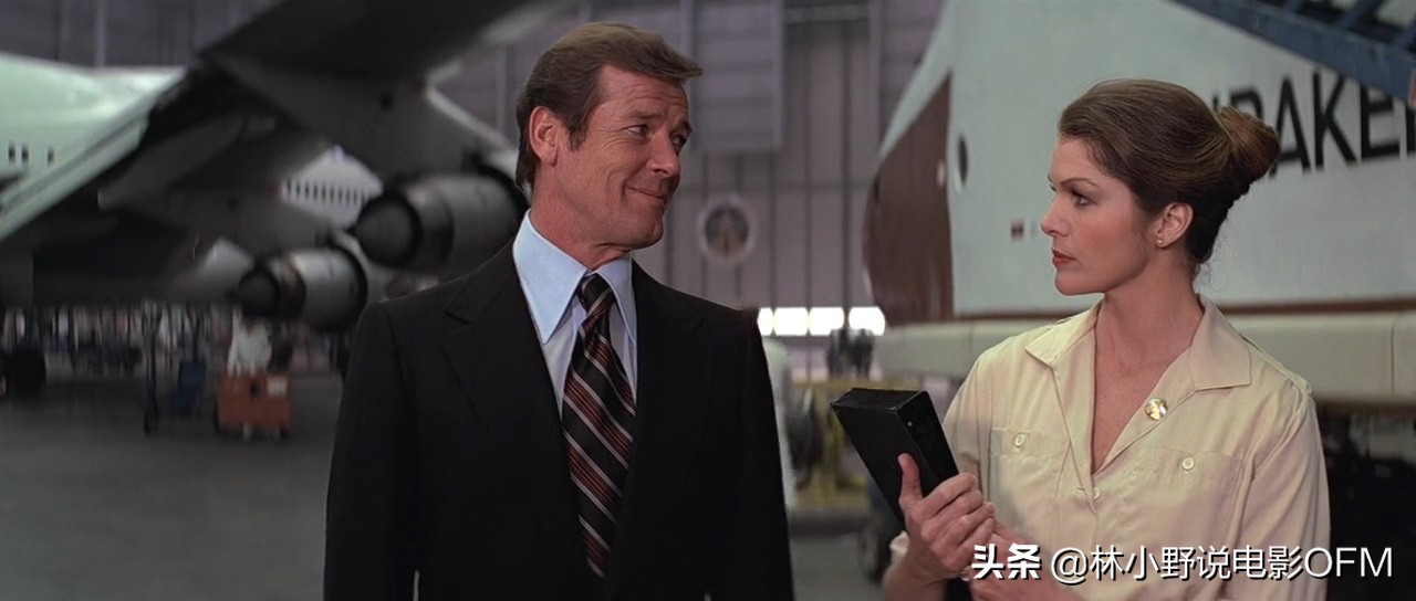 007大钢牙视频,007大钢牙咬死鲨鱼