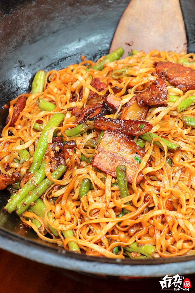 南阳正宗铁锅焖面,南阳焖面哪家最好吃