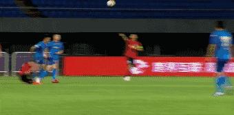 中国足球爆笑动态图,足球比赛搞笑动图高清