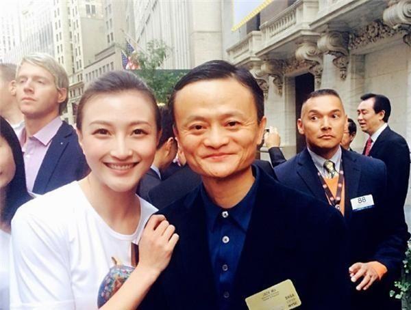 阿里巴巴马云10%股份,马云的前台有多少股份