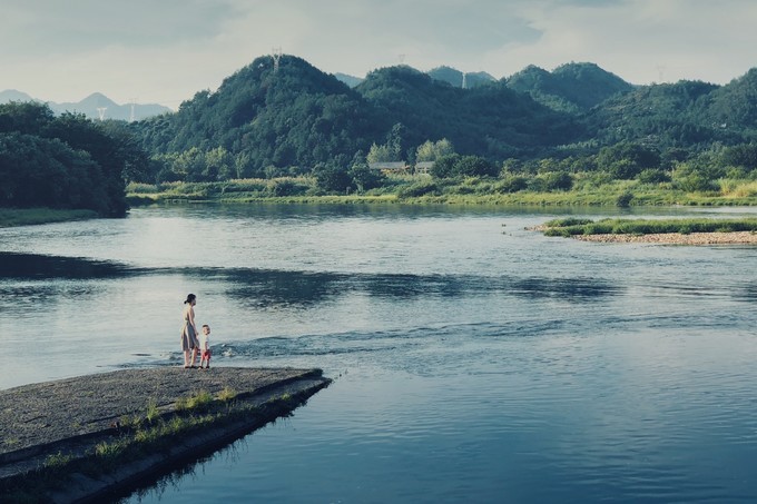 心中有桃花源何处都是山水间,心中若有桃花源何处是水云间