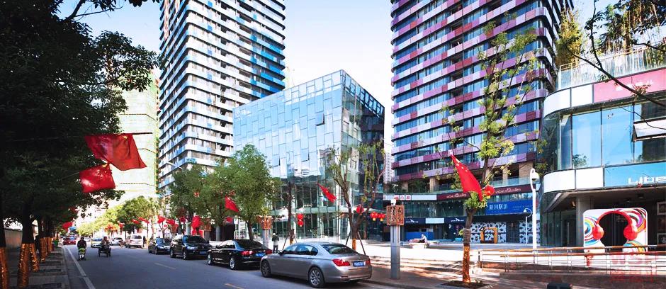 der视频专访丨对话维思平陈凌：行走城市的实践者