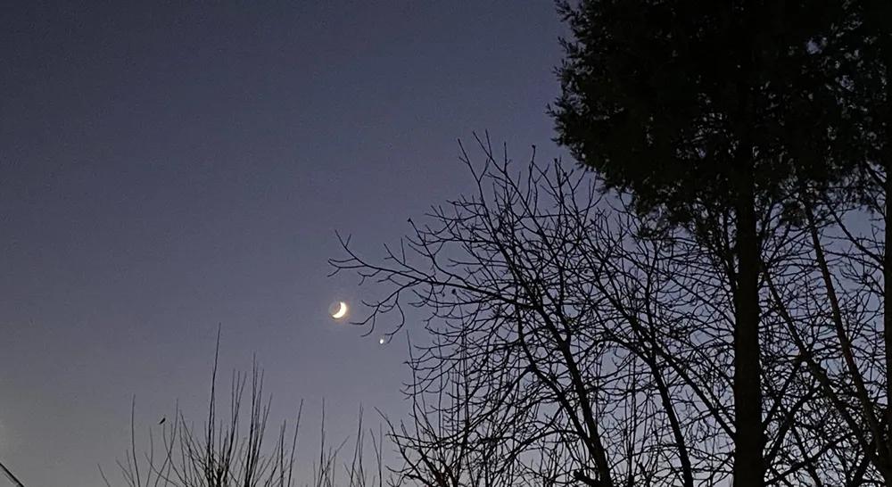 围炉煮茶感受茶香与冬日的邂逅,朝雨暮雪诗句