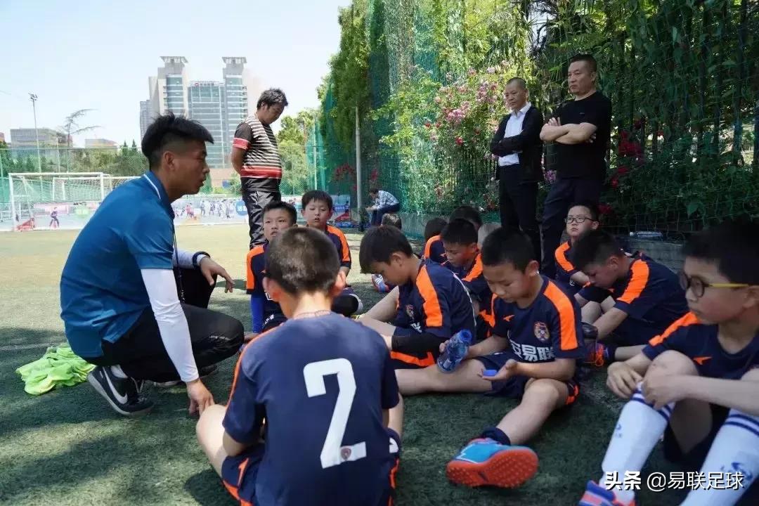 易联青训足球,易联梯队训练赛