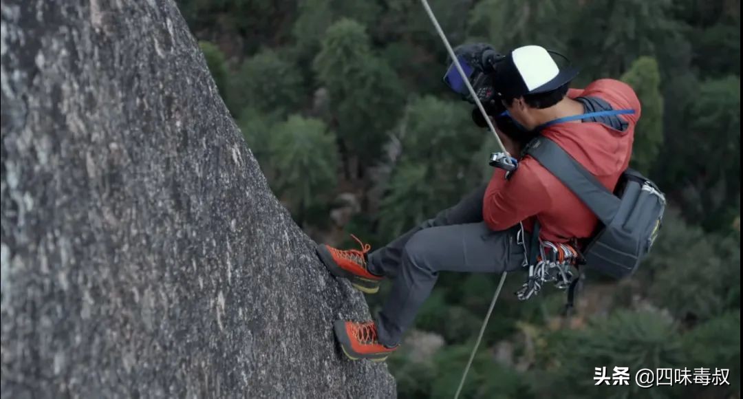 为什么徒手攀岩要打粉,徒手攀岩为什么跳崖