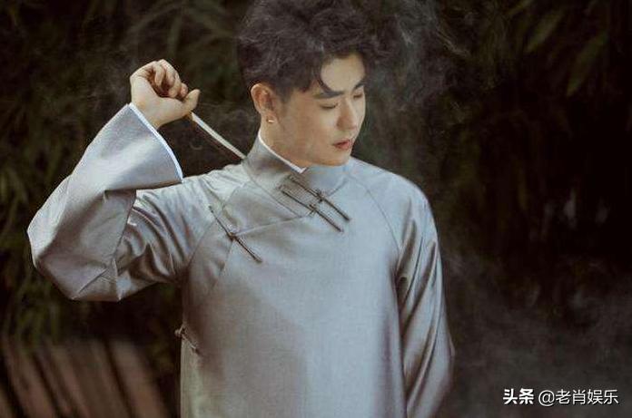 张云雷拿国难抖包袱，活动被暂停，艺先立德，粉丝没有借口洗白了