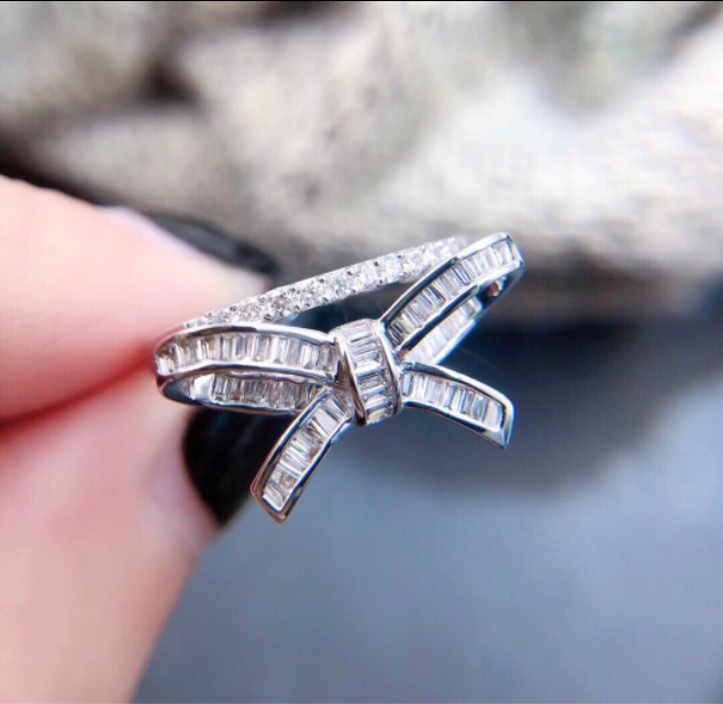 从事珠宝行业十年简介,从事珠宝行业怎么入门